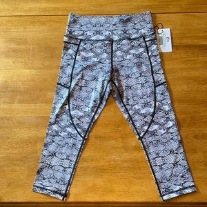 Cobra Metallic Pocket Light n Tight Hi-Rise Capri 20"